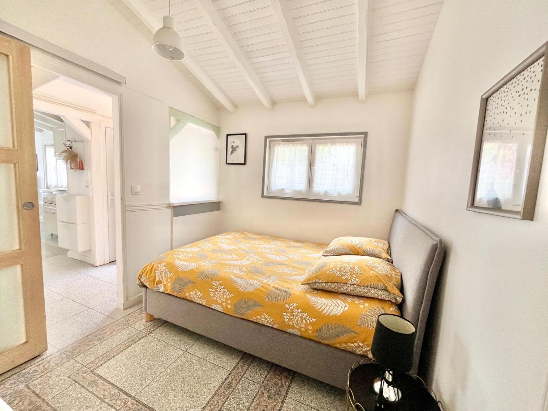 Little House 2 Bedrooms -terrace, Center Near Paris And Orly