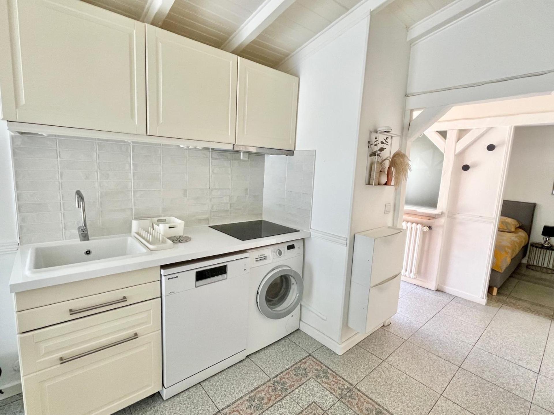 Little House 2 Bedrooms -terrace, Center Near Paris And Orly *